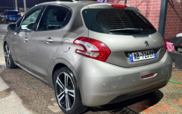 Peugeot 208 (via Albania Rent)