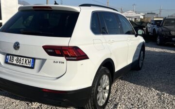 VW Tiguan (via Troci Rental)