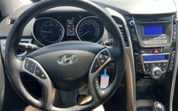 Hunday i30 (via Guraj Rent)