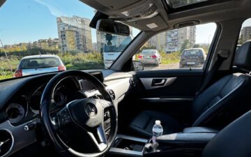 Mercedes GLK (via Kociu Rental)