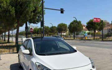 Hunday i30 (via Geri Rental)