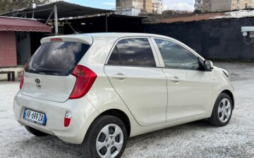 Kia Picanto (via Albania Rent)