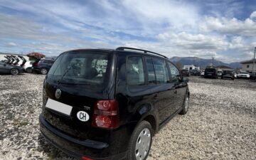 VW VW Touran 7 seats (via Kociu Rental)