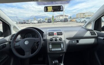 VW VW Touran 7 seats (via Kociu Rental)