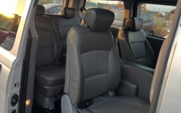 Hunday H1 starex (via Troci Rental)