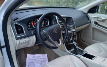Volvo xc60 (via Troci Rental)