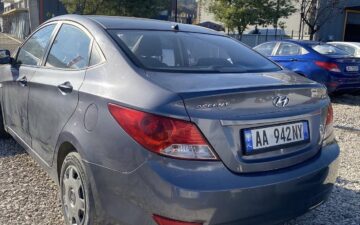 Hunday Accent (via Troci Rental)