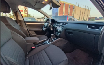 Skoda Octavia AB 894 UP or similar (via AutoRentals)