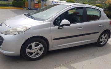 Prenota Peugeot 207 AB 027 FT 