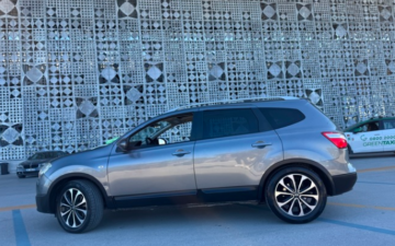 Nissan Qashqai +2 (7 seats) or similar (via AutoRentals)