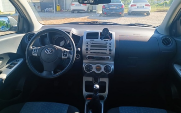 Toyota Urban Cruiser AB 022 TZ (via AutoRentals)