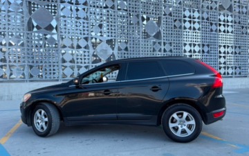 Volvo XC 60 (via AutoRentals)