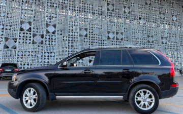 Volvo Volvo XC90 (përmes autorentalëve)