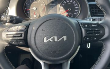 Kia Stonic 2025 (via Omaris Rental)