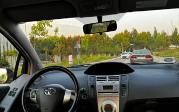 Toyota YARIS (via Kociu Rental)