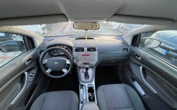 Rent Ford Kuga 