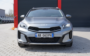 Kia Stonic 2025 (via Omaris Rental)