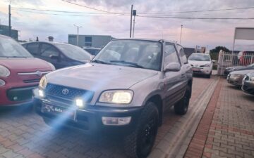 Забронировать Toyota Rav 4 