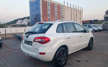 Rent Renault Koleos 