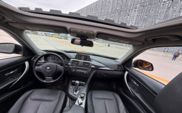 BMW Seria 3 (x-drive) (via AutoRentals)