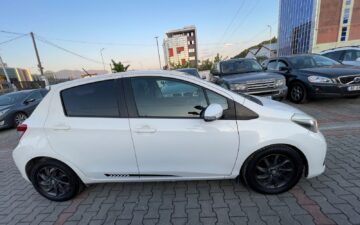 Забронировать Toyota Yaris AB 386 ОС 