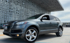 Audi Q7 S-Line Prestige 7 Seats (via AutoRentals)