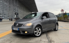 VW Golf Plus (a través de AutoRentals)