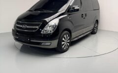 Hunday Grand Starex Limousine (via Albania Rent)