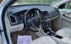 Volvo xc60 (via Troci Rental)
