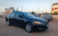 Skoda Octavia AB 894 ARRIBA o similar (a través de AutoRentals)