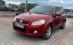 Suzuki SX4 o similar (a través de AutoRentals)