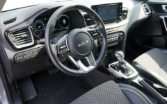 Kia Stonic 2025 (via Omaris Rental)